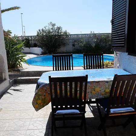 Little House With Pool, Seaview Big Sunterrace For 4 Pers. بيت للعطل *